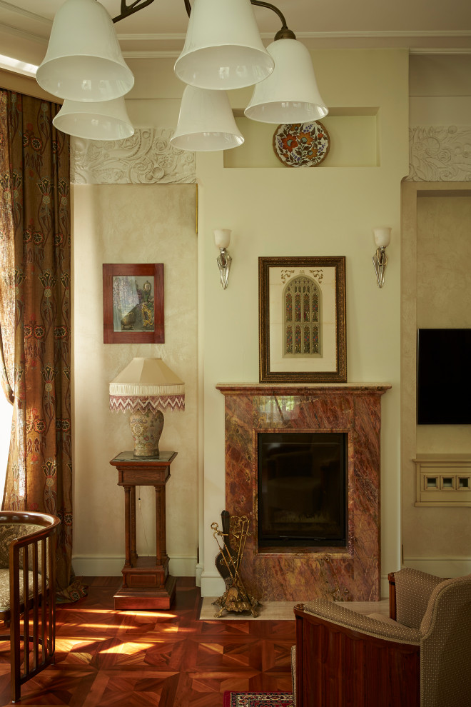 Камин в гостиной