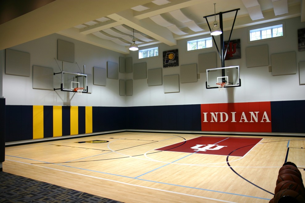 Photo of a traditional home gym in Indianapolis.