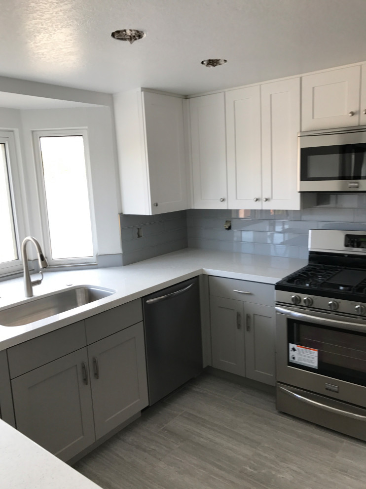 Kitchen - modern kitchen idea
