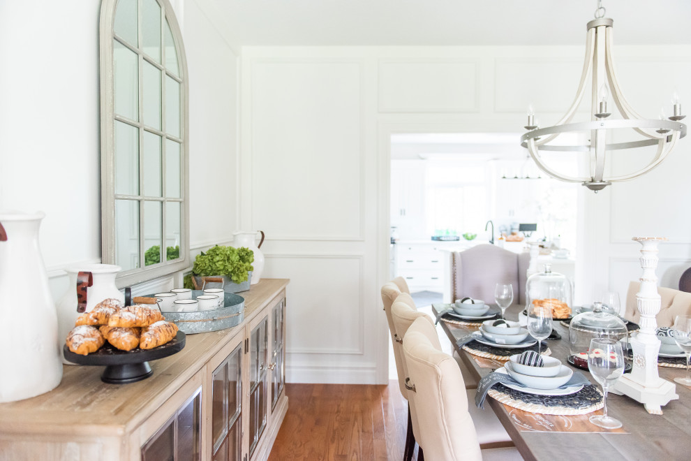 Home design - transitional home design idea in Toronto