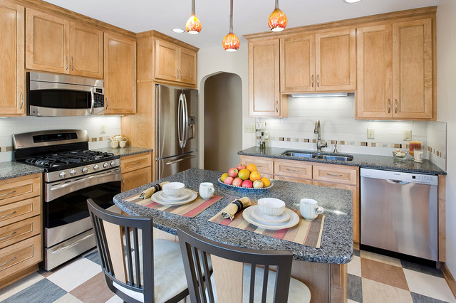 Mbros's Kitchen Remodels klassisch-kueche