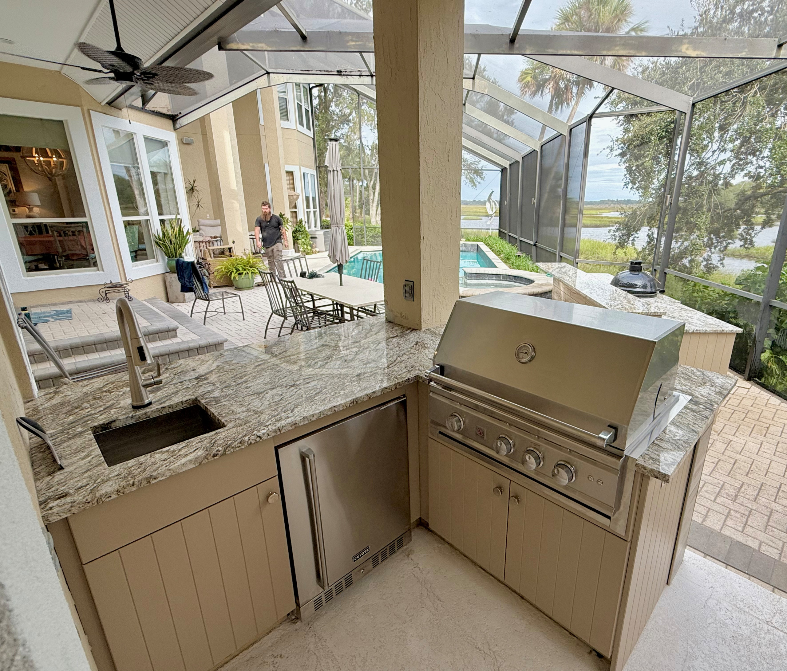 Outdoor Kitchen