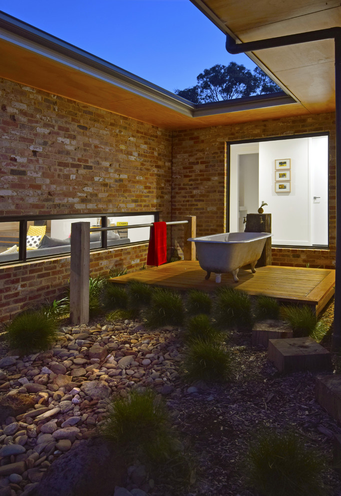 Inspiration for a contemporary deck in Geelong.