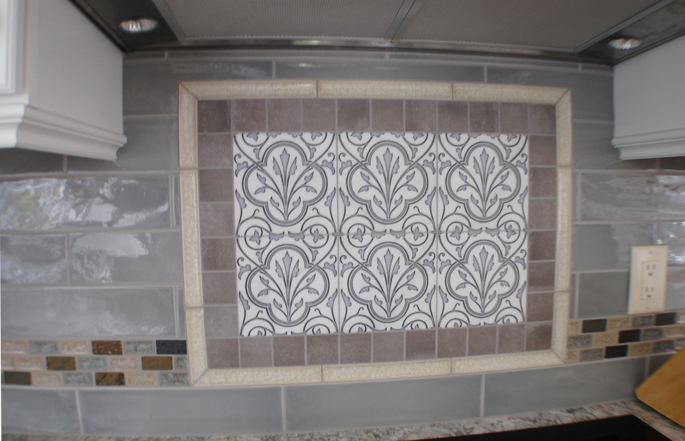 Transitional home design photo in Bridgeport