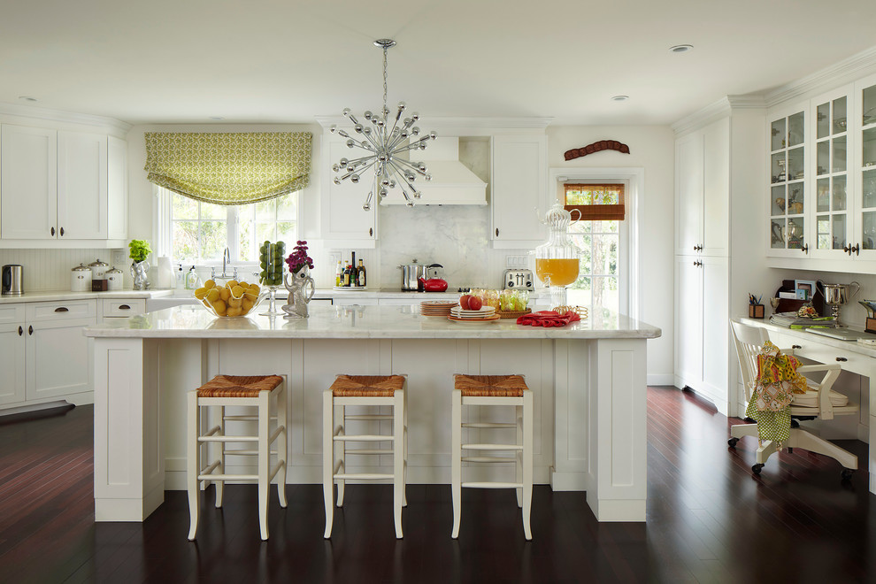 Kitchen - transitional kitchen idea in Miami