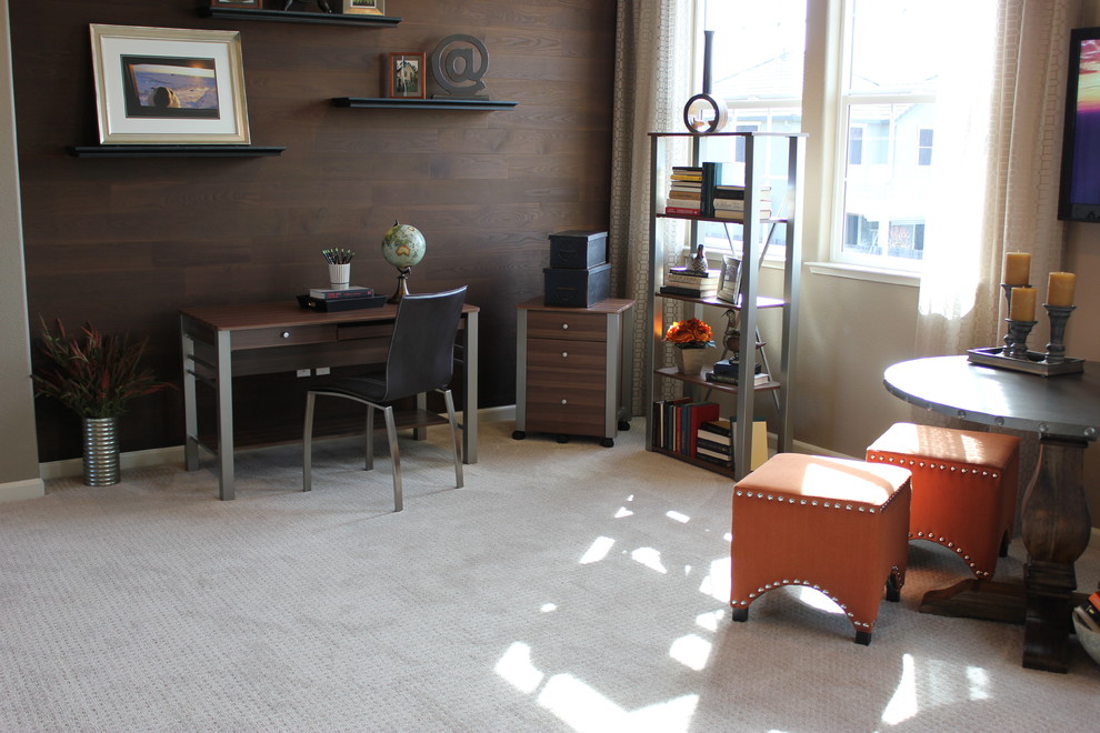 This is an example of a transitional home office in Sacramento.