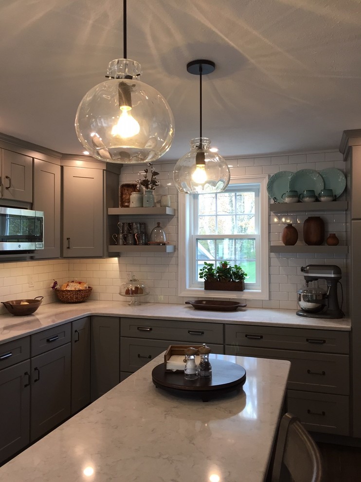 Kitchen - transitional kitchen idea