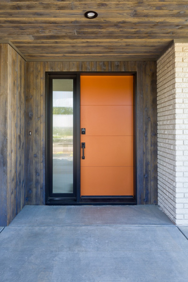 Example of a 1960s entryway design in Denver