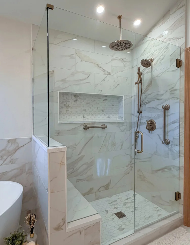 Snohomish - 2 Bathrooms + Laundry Room