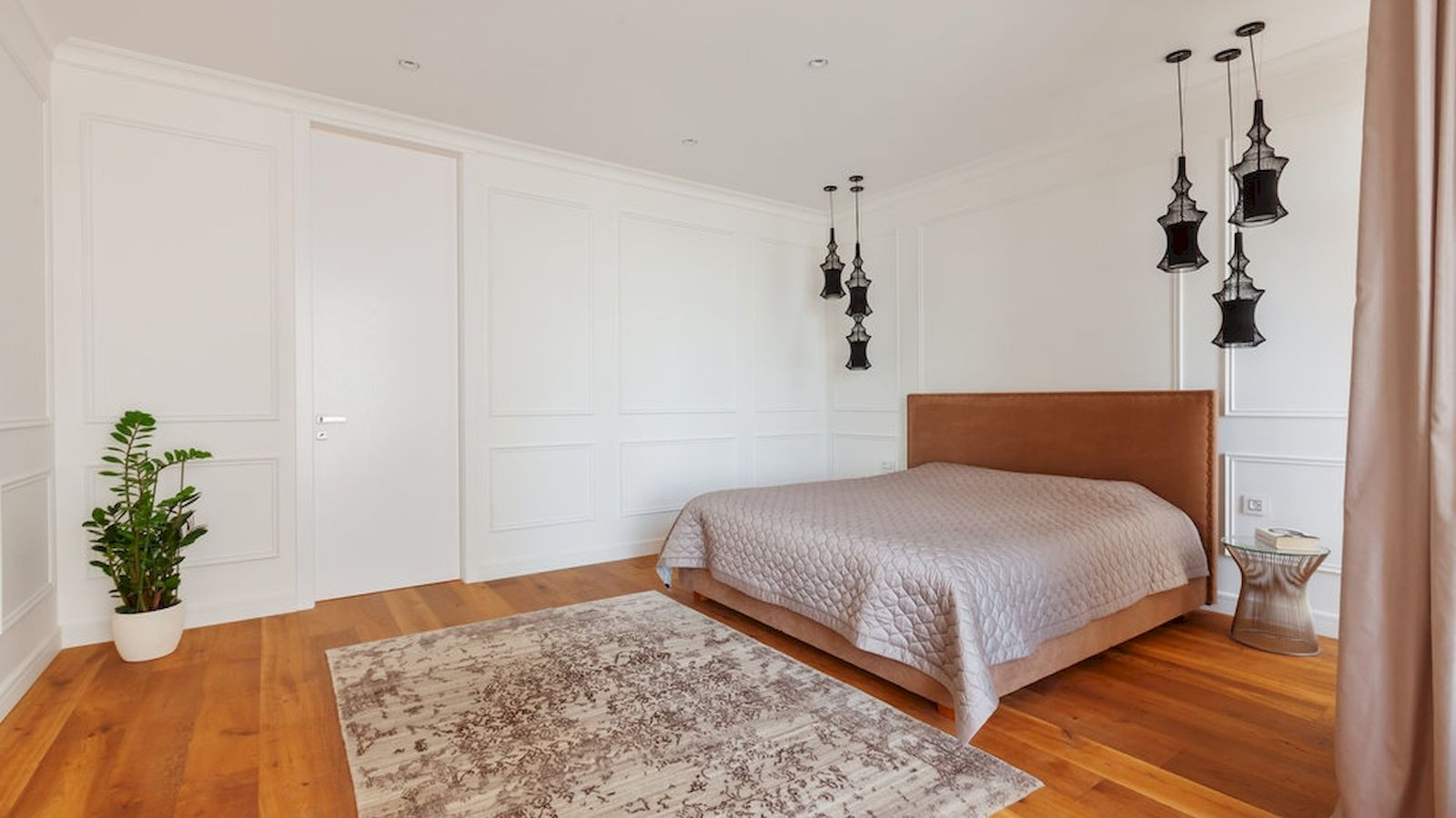 Современная классика в двухкомнатной квартире