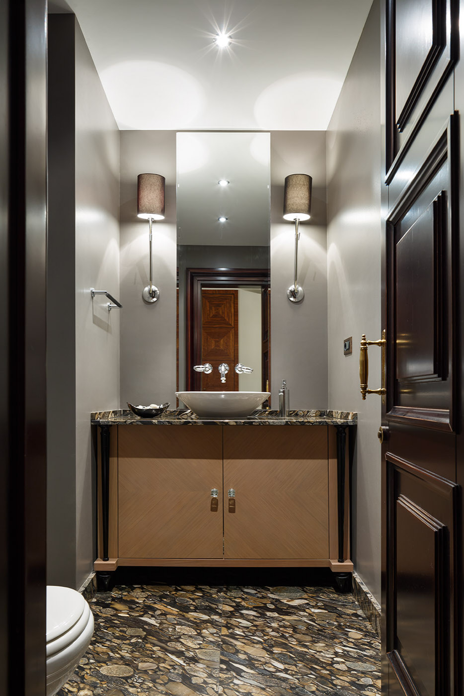 Апартаменты в Москве, Фрунзенская набережная.