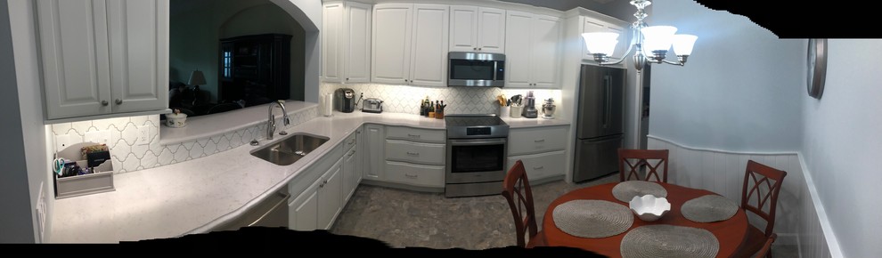 Home design - transitional home design idea in Cincinnati