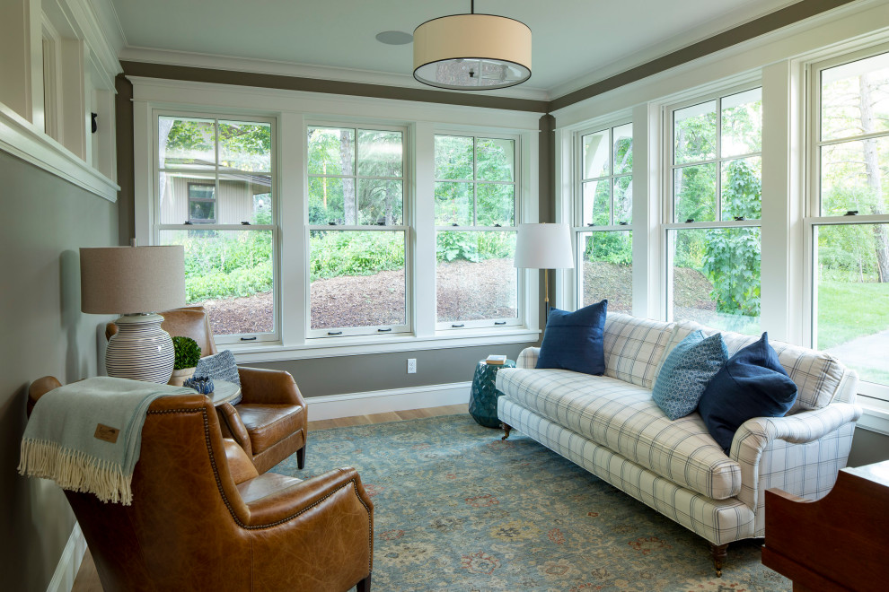 Inspiration for a mid-sized beach style sunroom in Minneapolis with light hardwood floors.