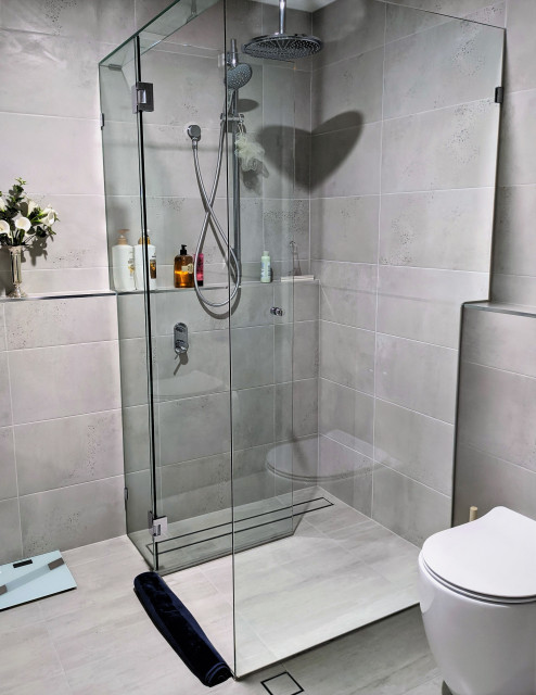 Unit revamp - bathrooms modern-badrum