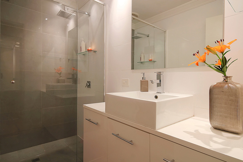 Inspiration for a contemporary bathroom in Perth.