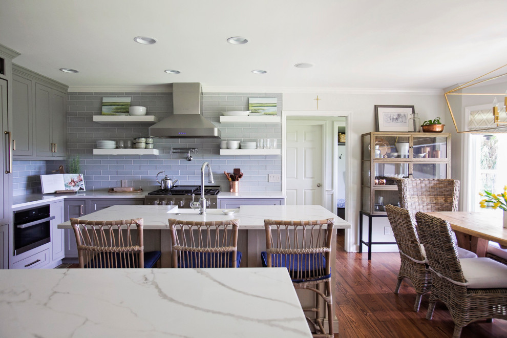 Example of a transitional home design design in Atlanta