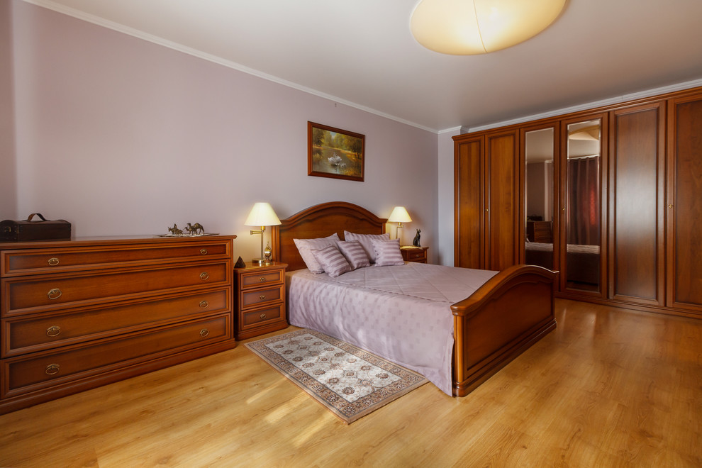 Трёхкомнатная квартира с кухней-гостиной в классическом стиле