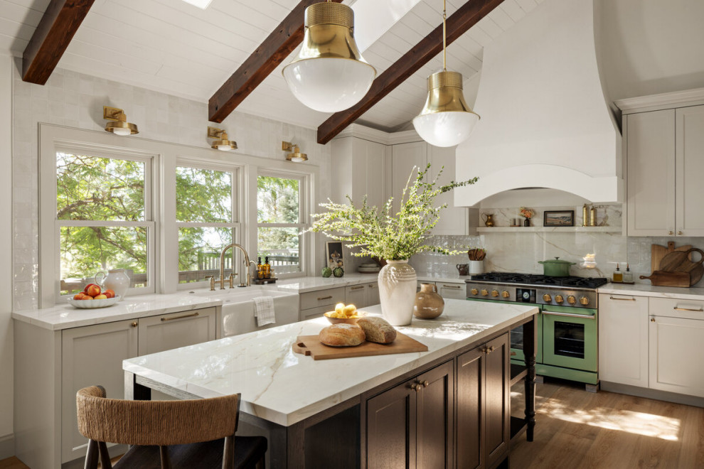 Kitchen - transitional kitchen idea in Seattle
