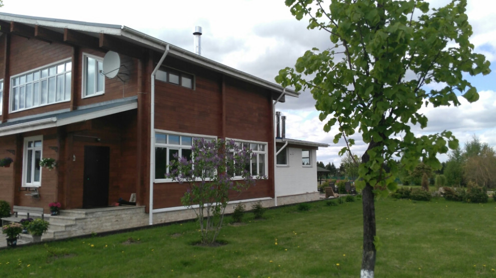 Фасады дома под Можайском до и после