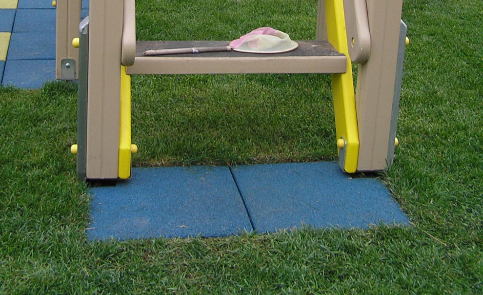 Детская площадка газон/резина