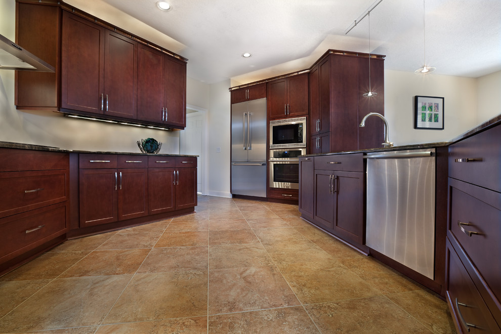 Example of a transitional kitchen design in Jacksonville