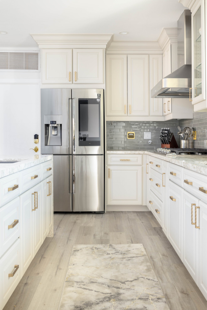 Transitional home design photo in Orange County