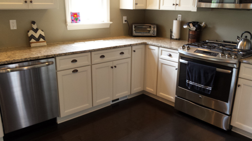 Kitchen - kitchen idea in Chicago