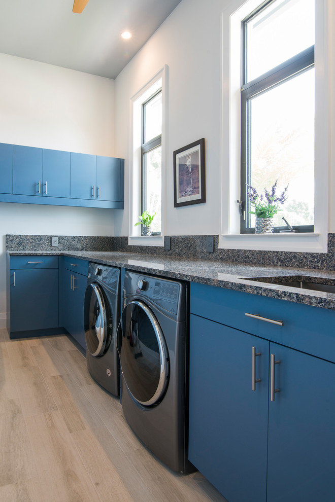 Photo of a modern laundry room in Miami.