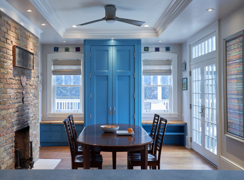 Inspiration for a transitional kitchen remodel in Chicago