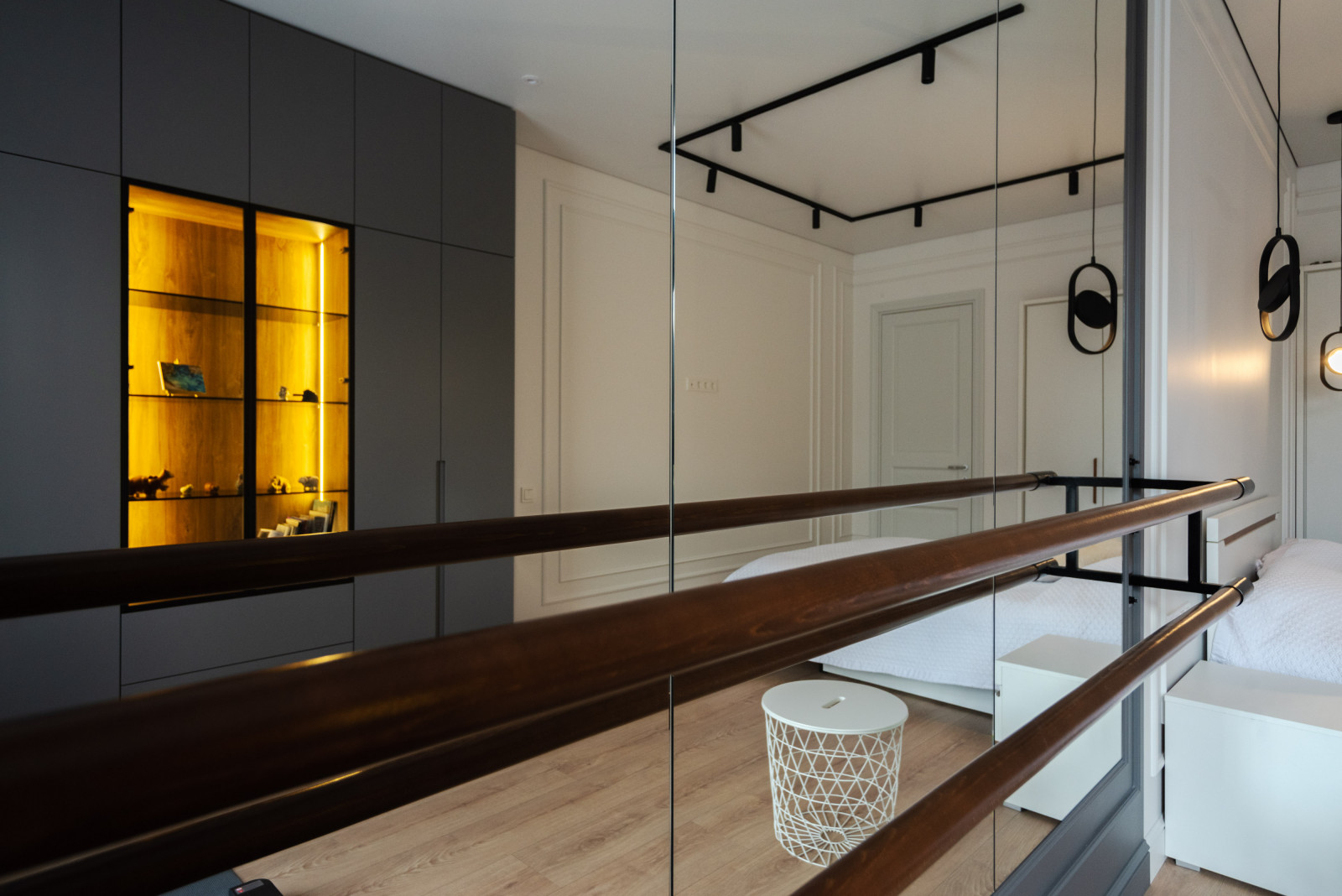 Просторная квартира в серых цветах