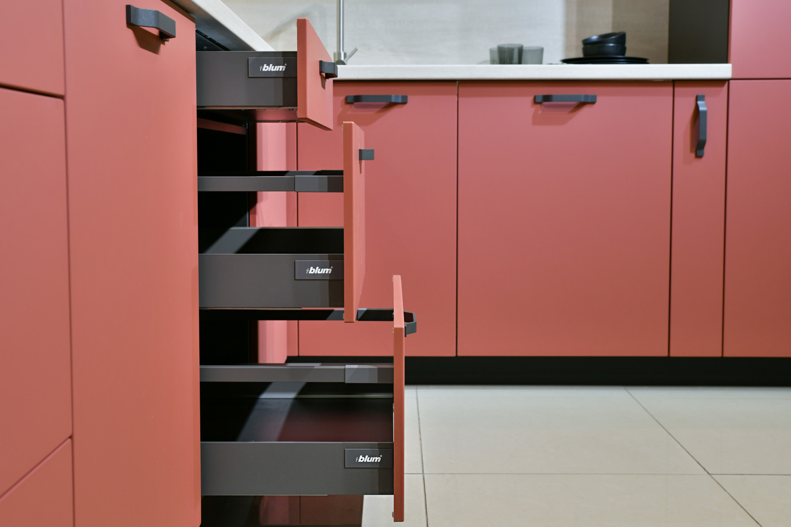 Кухня в треновых оттенках