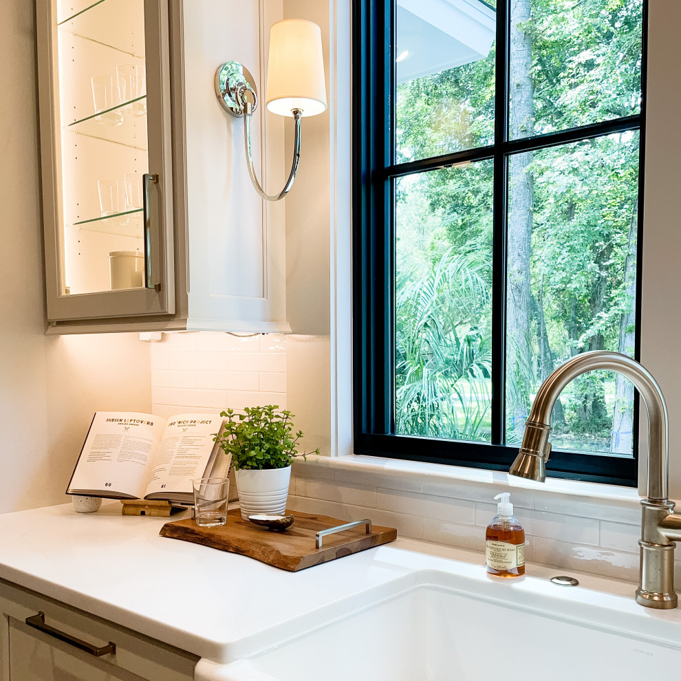 Inspiration for a transitional kitchen remodel in Atlanta