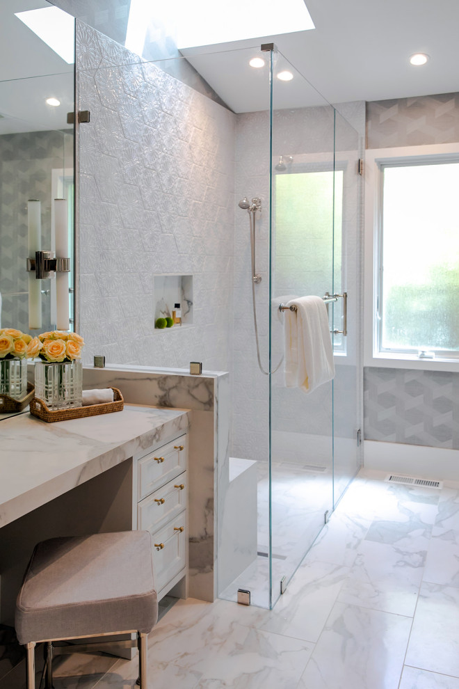 Photo of a transitional master bathroom in San Francisco.