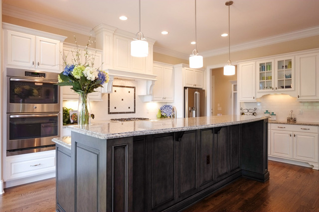 2014 - Transitional - Kitchen - Raleigh - by Gingerich Homes Inc.