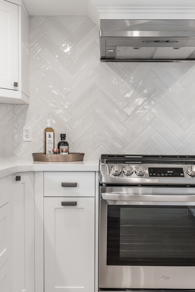 Basement - transitional basement idea in Toronto