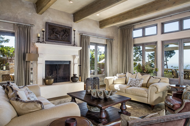 California Transitional Home rustikal-wohnbereich