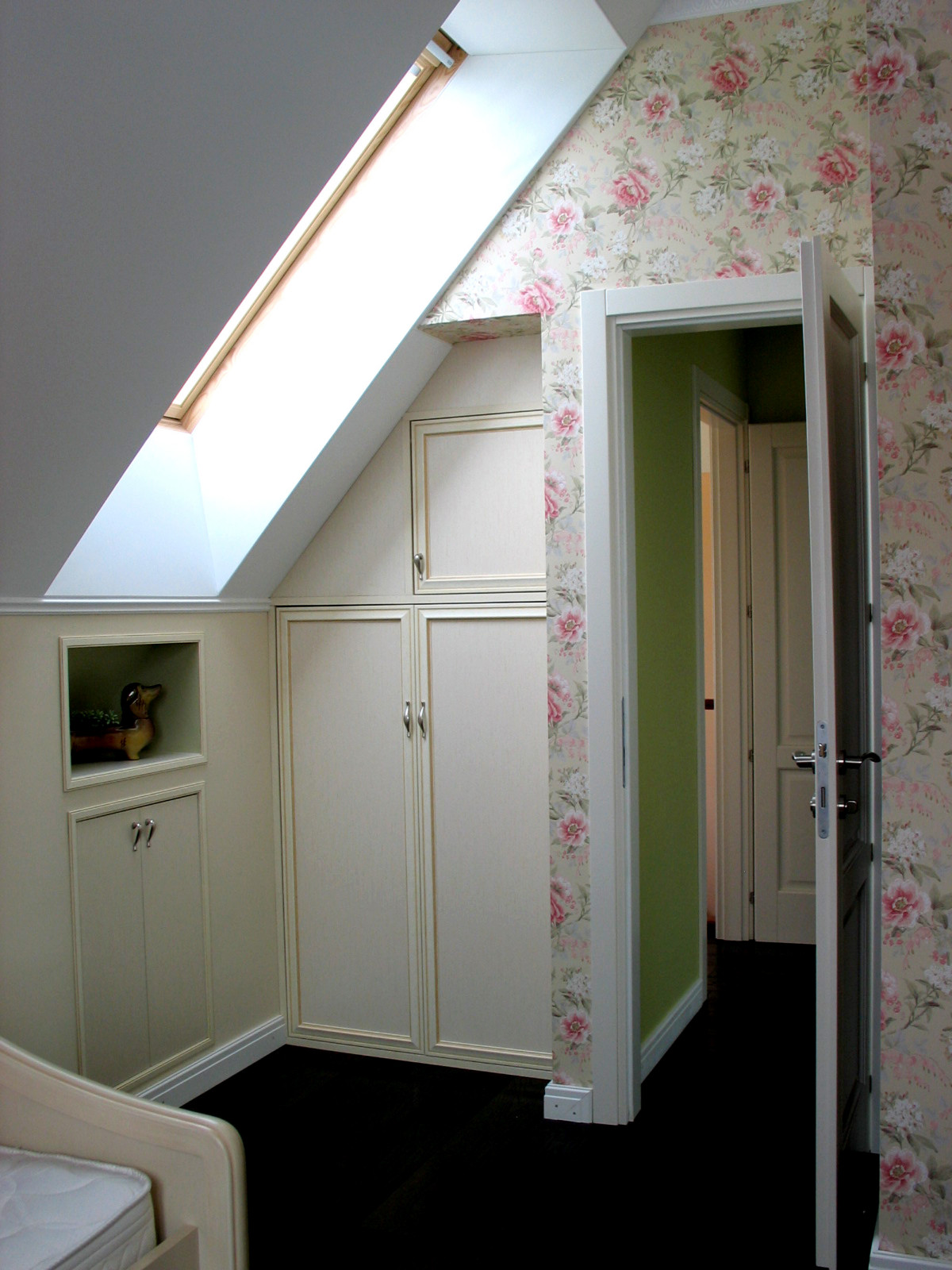 РЕКОНСТРУКЦИЯ МАНСАРДЫ В ЗАГОРОДНОМ ДОМЕ