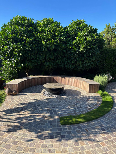 Five Dock fire pit contemporary-uteplats