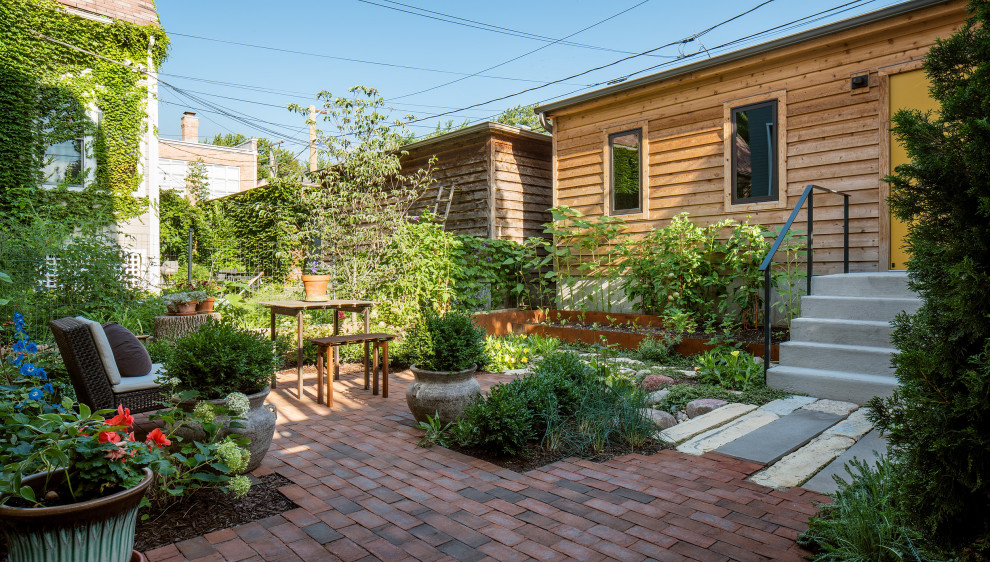 This is an example of a rustic landscaping in Chicago.