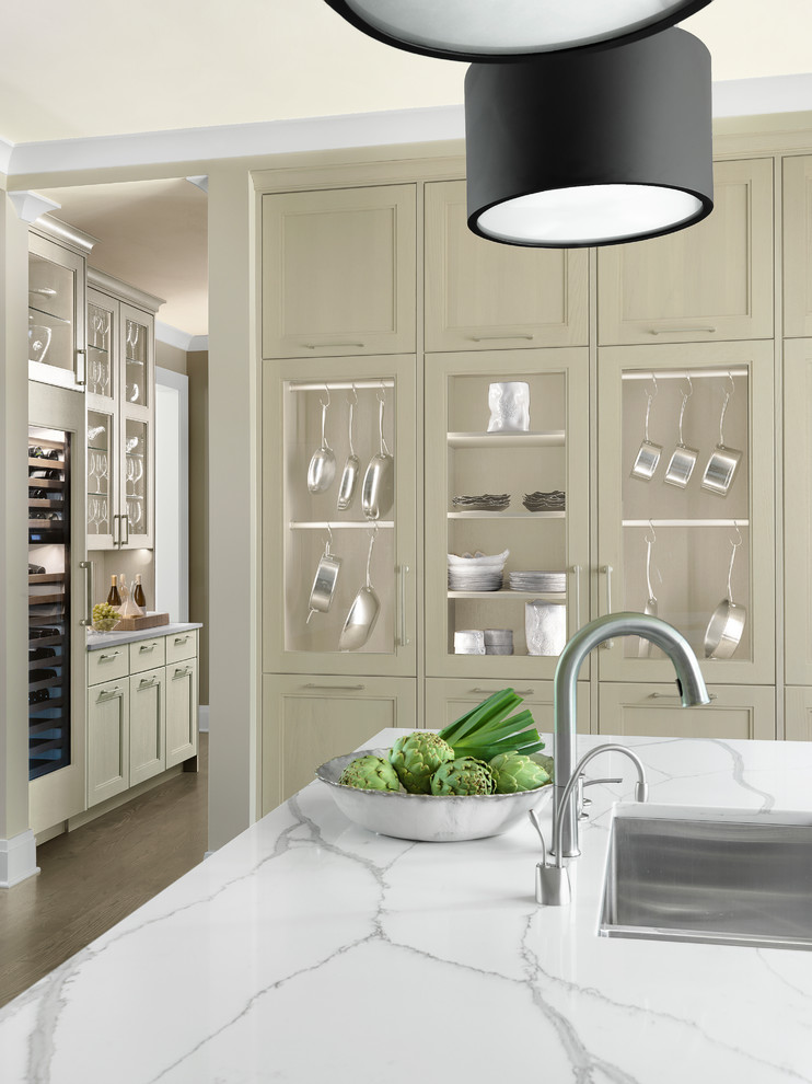Inspiration for a transitional kitchen in St Louis.