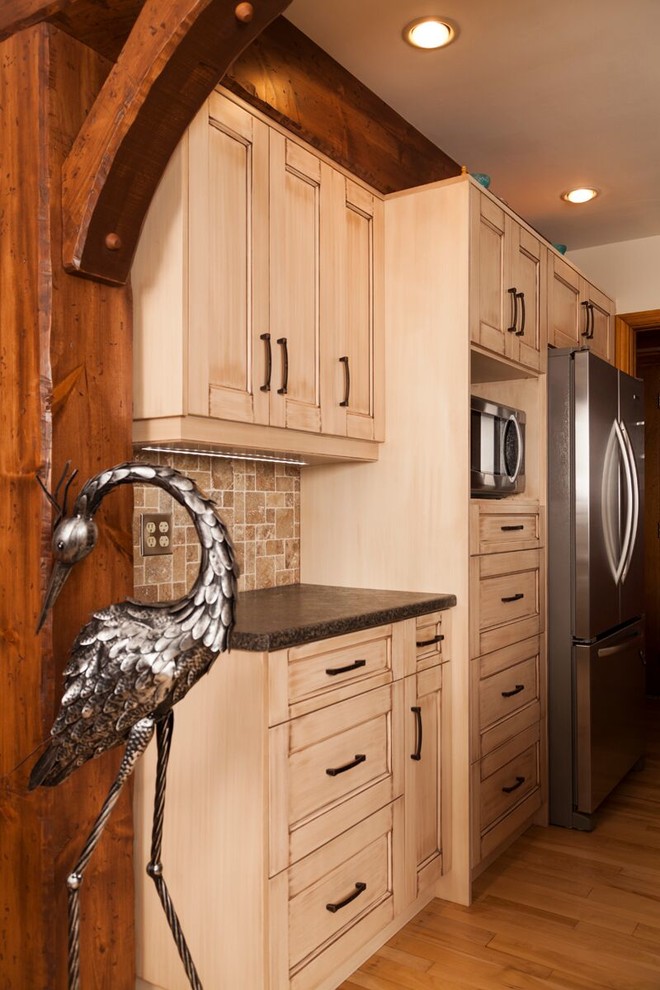 Inspiration for a rustic kitchen remodel in Toronto
