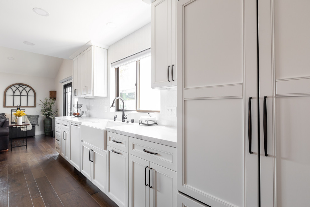 Home design - transitional home design idea in Orange County