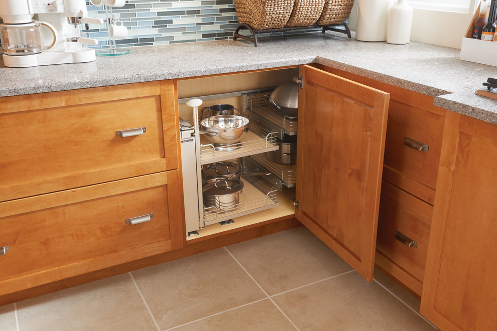 Kitchen - transitional kitchen idea