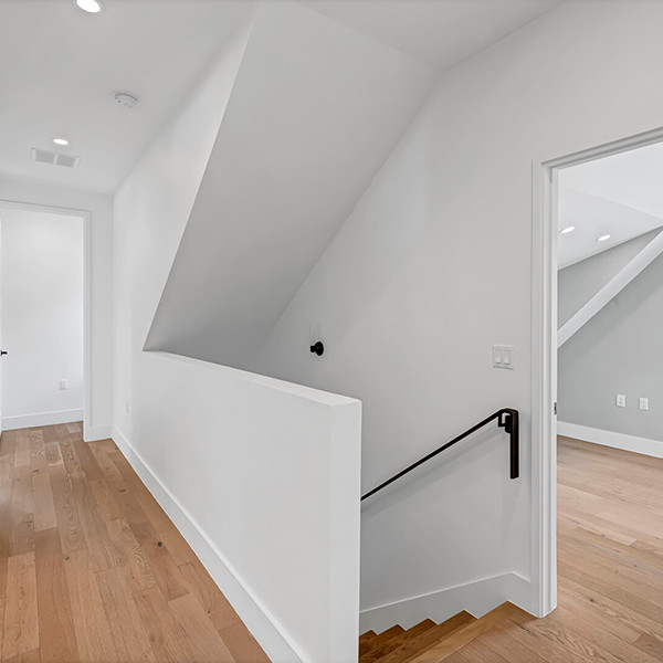 Example of a minimalist home design design in Austin