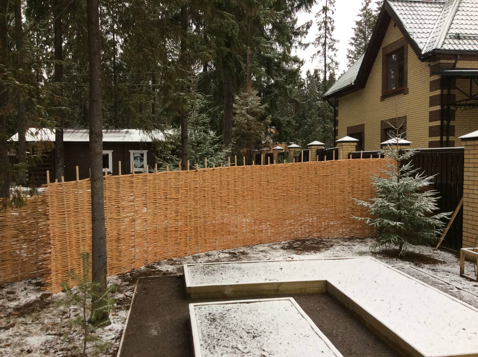 Плетеные изгороди. Плетни.