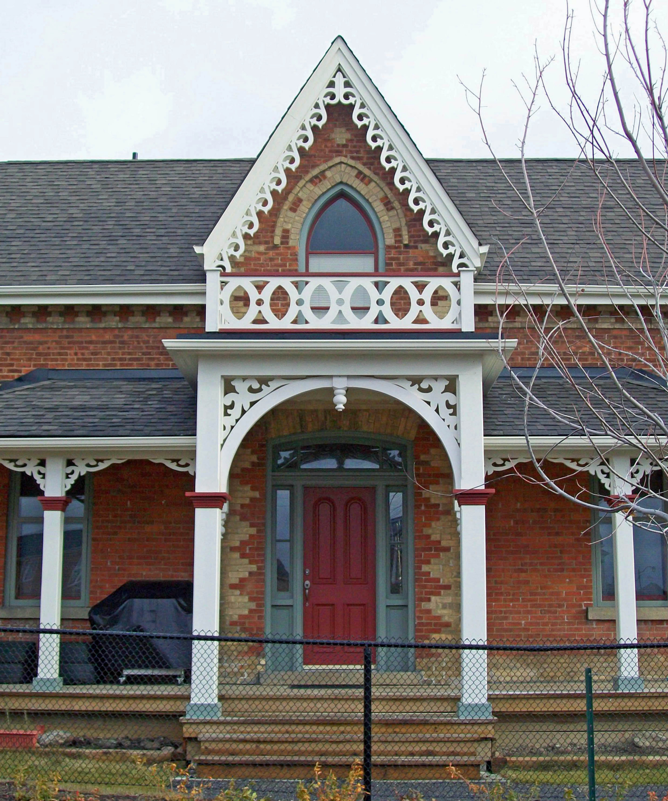 Welcome front facade