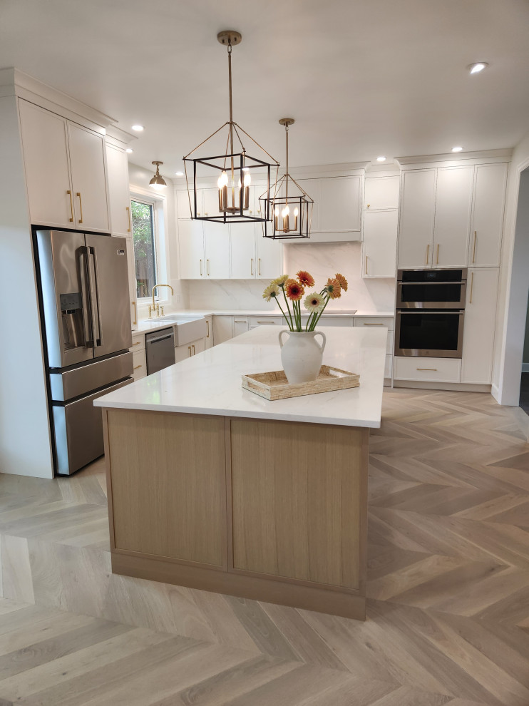 Inspiration for a transitional kitchen remodel in Vancouver
