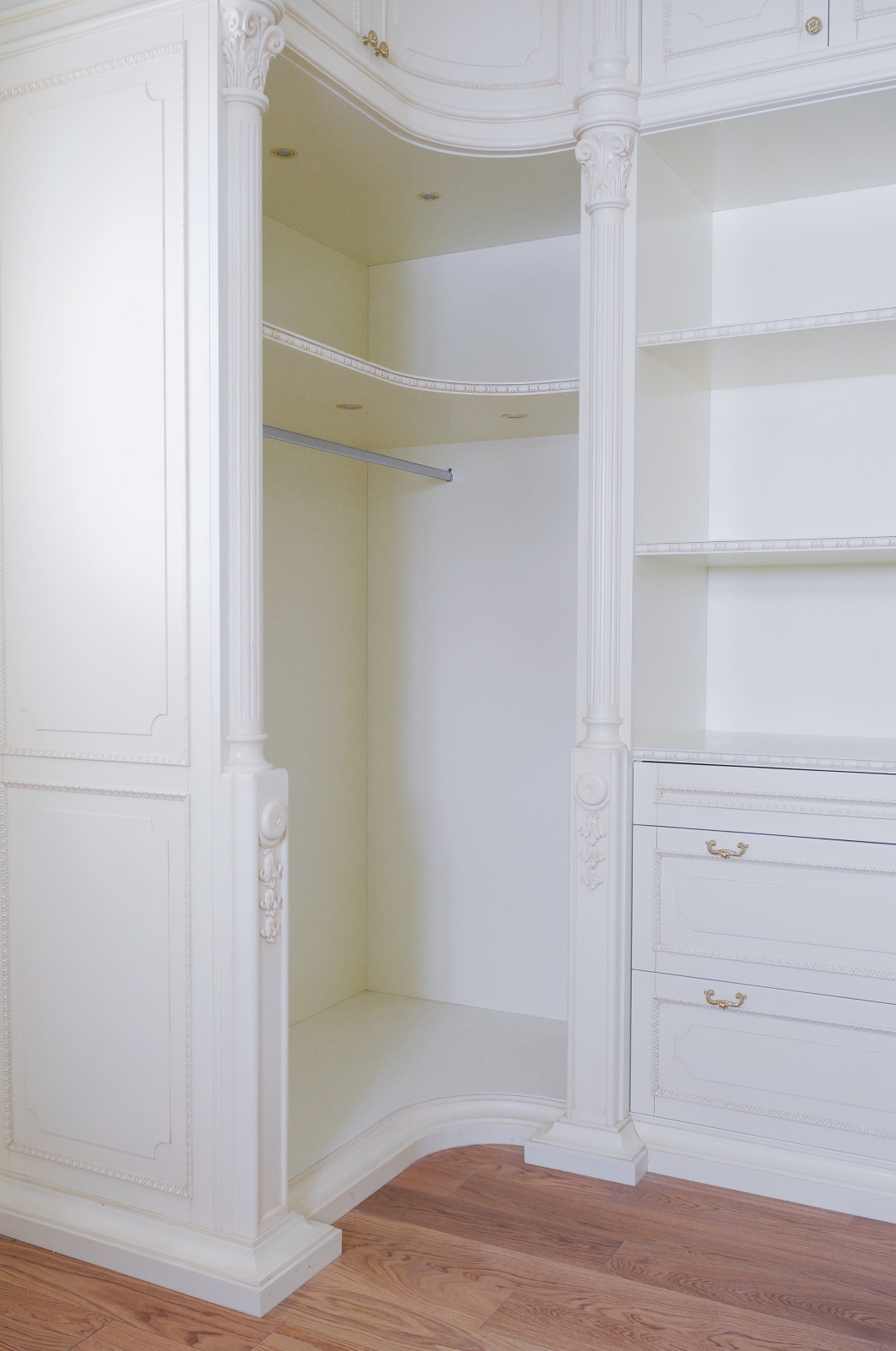 Гардеробная в Классическом стиле