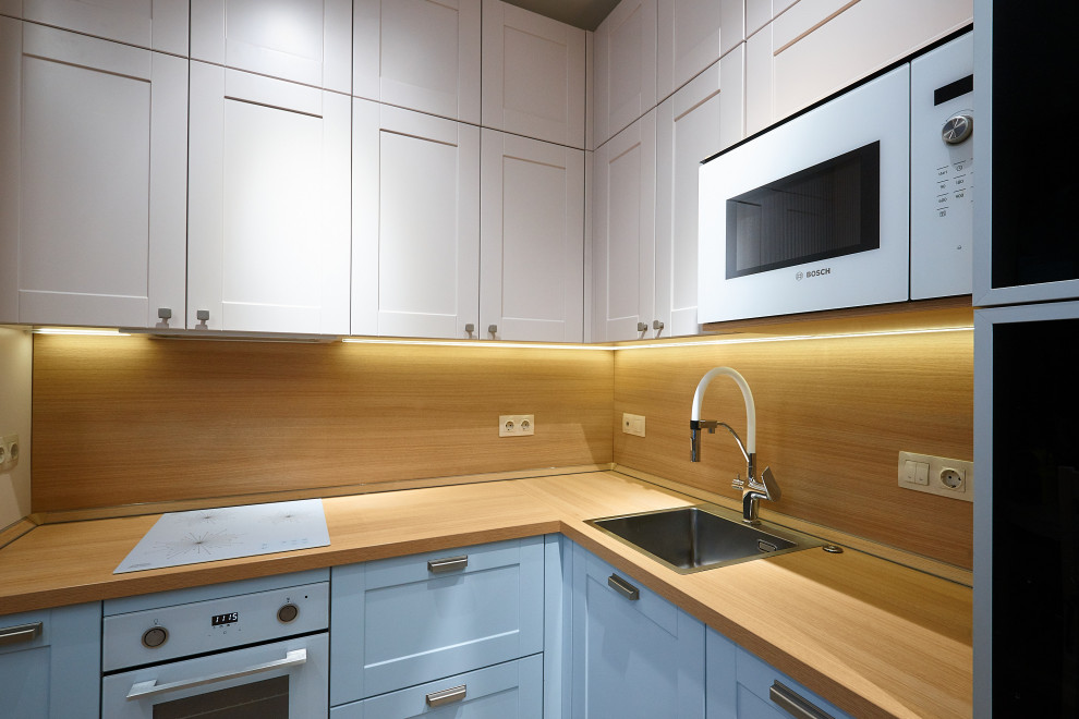 Кухня из эмали и шкаф для хранения