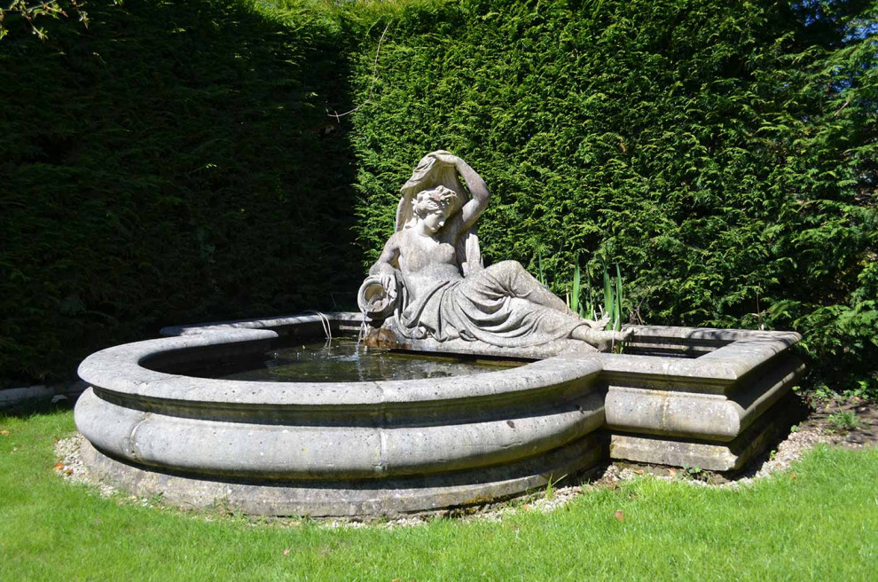 Скульптурная композиция "ЭФИРИ" в греческом стиле